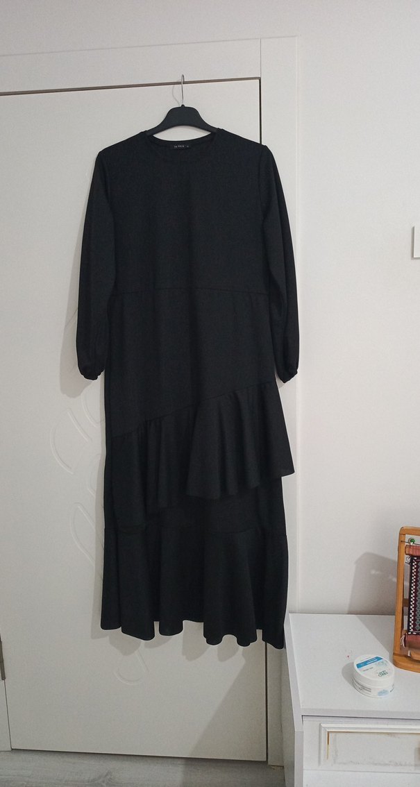 Kadın Siyah Uzun Kollu Fırfırlı Elbise - Görsel 3