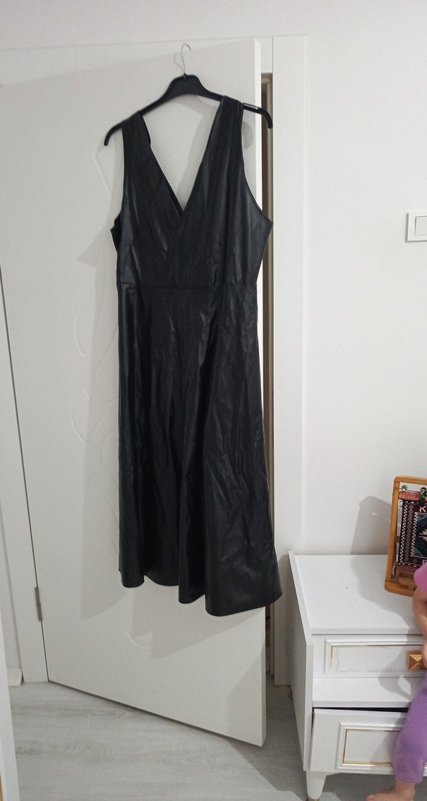 Drapeli Siyah Uzun Kadın Gece Elbisesi - Görsel 4