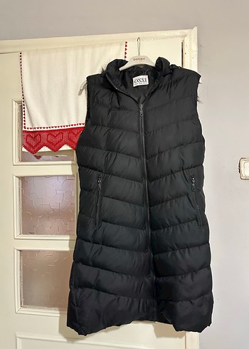 Siyah Uzun Kürklü Kapüşonlu Kadın Yelek - Görsel 2