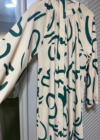 Yeşil Desenli Uzun Kollu Uzun Elbise - Görsel 2