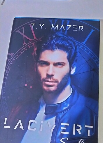  Beden Lacivert kitap