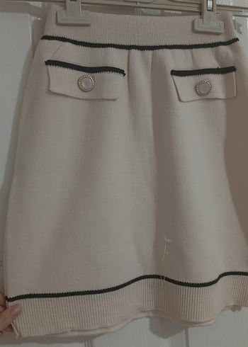Düğmeli Bej Triko Mini Etek