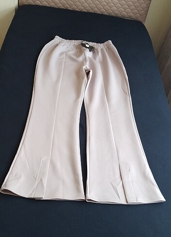 Bahre butik yırtmaç detaylı pantalon