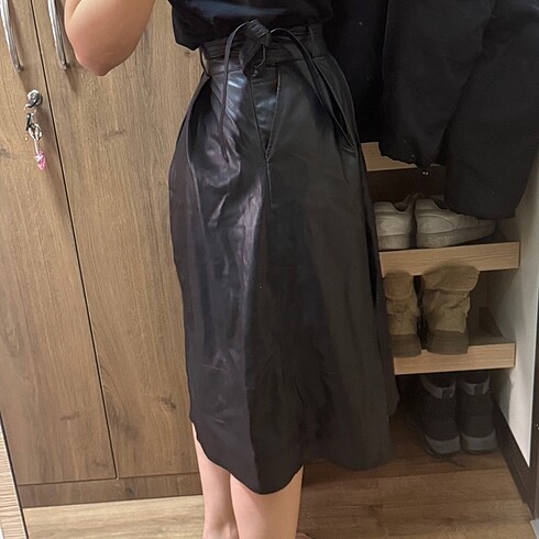 s Beden siyah Renk Stradivarius Deri Midi Boy Etek