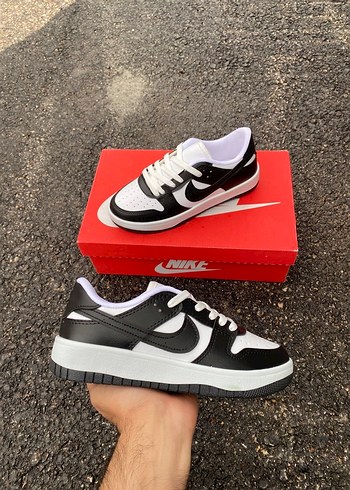 Nike Siyah Beyaz Dusuk Bilekli Sneaker