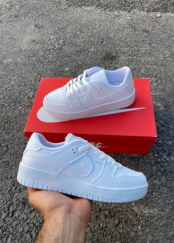 Nike Beyaz Dusuk Bilekli Sneaker