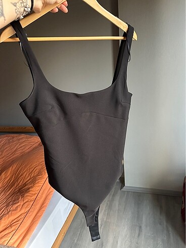 Zara askılı body