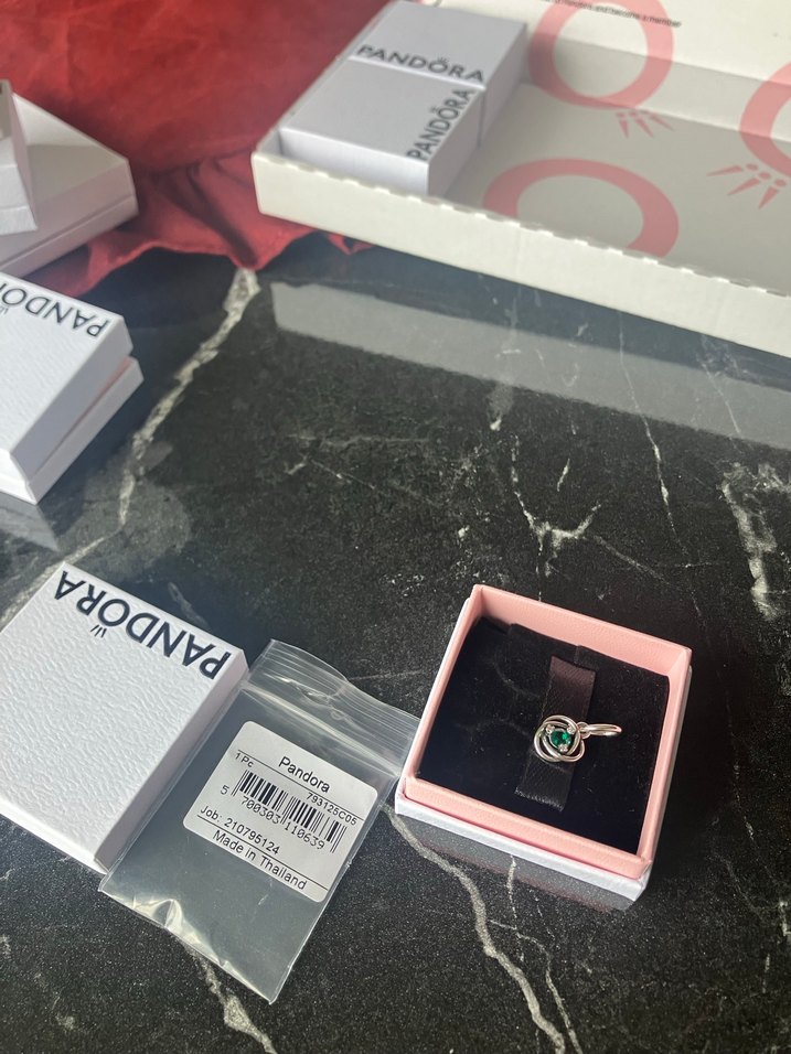 Pandora Yeşil Sonsuz Halka Sallantılı Charm - Görsel 5