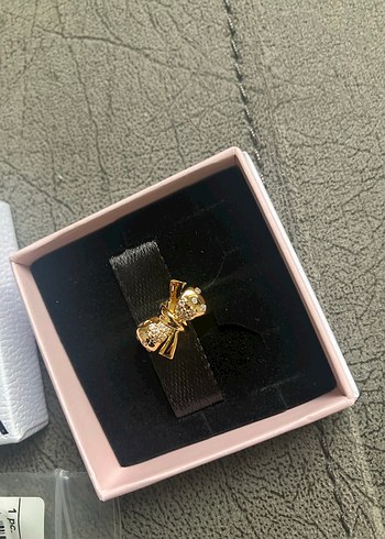 Pandora Işıltılı Fiyonk Charm - Görsel 7