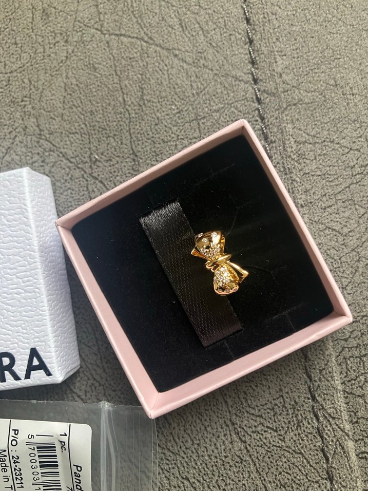 Pandora Işıltılı Fiyonk Charm - Görsel 5