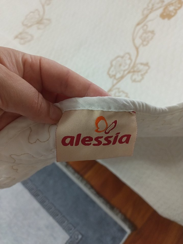 Nakışlı Beyaz Yatak Örtüsü - Görsel 4