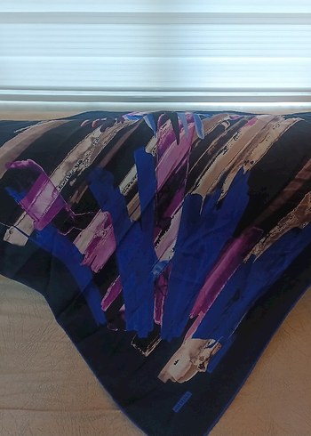 Armine marka ipek eşarp - Görsel 3