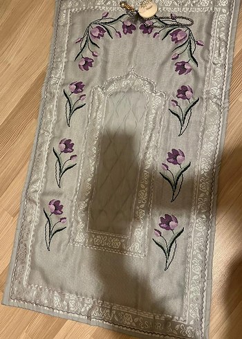 Etamin Mor Çiçekli Seccade - Görsel 2