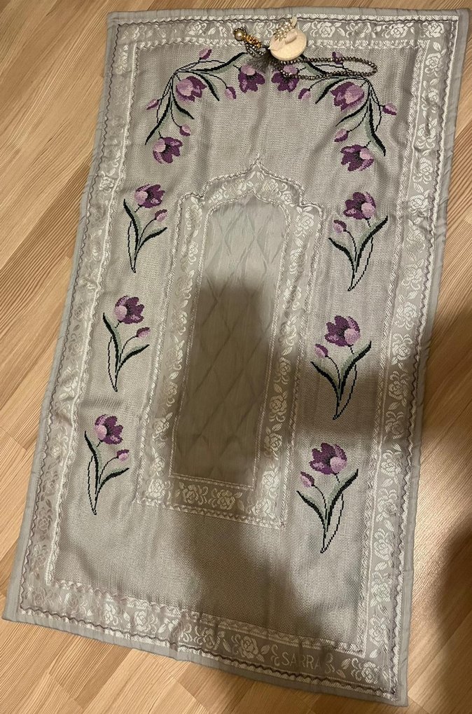 Etamin Mor Çiçekli Seccade - Görsel 2