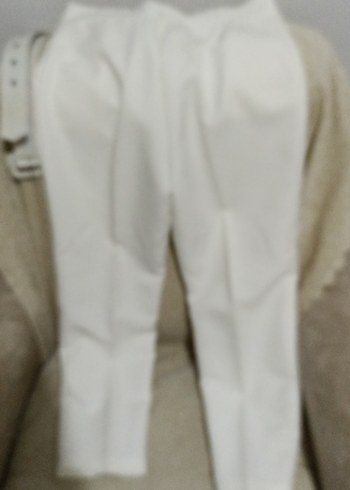 Beyaz Kemerli Kumaş Kadın Pantolon - Görsel 3