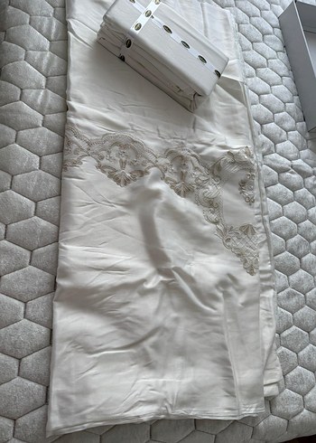 Beyaz Kapitone Yatak Örtüsü - Görsel 8