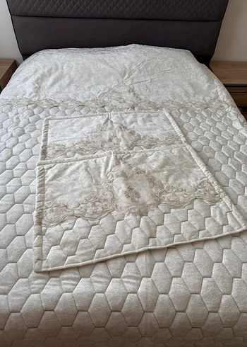 Beyaz Kapitone Yatak Örtüsü - Görsel 3