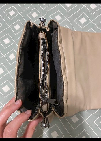 Bej Deri Kemerli Kadın Çanta - Görsel 3