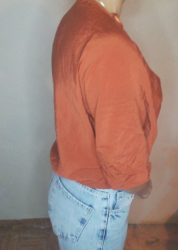 Drapeli V Yaka Kahverengi Kadın Bluz - Görsel 3