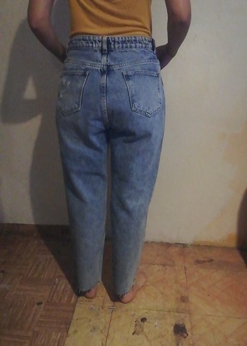 Kadın Açık Mavi Yırtık Bol Kesim Jean - Görsel 3