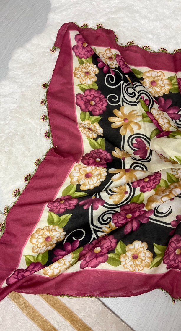 Kadın iğne oyalı eşarp - Görsel 4