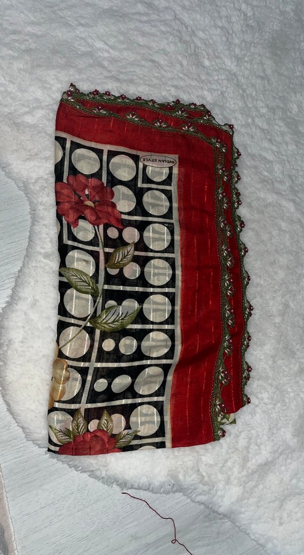 Kadın dantelli eşarp boncuklu - Görsel 2