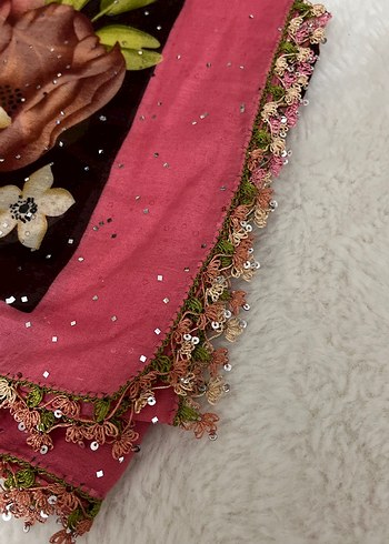 Kadın iğne oyalı eşarp simli - Görsel 2