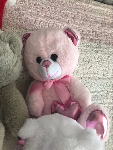 PEMBE KALPLİ PELUŞ AYICIK
