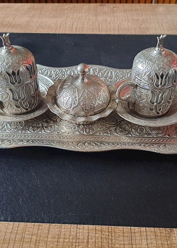 İşlemeli 4 Adet fincan takımı 3 Adet lokumluk tepsi le beraber - Görsel 4