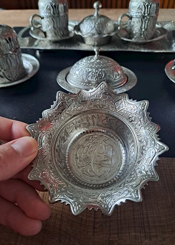 İşlemeli 4 Adet fincan takımı 3 Adet lokumluk tepsi le beraber - Görsel 3