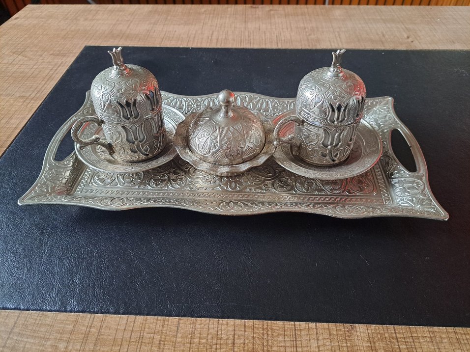 İşlemeli 4 Adet fincan takımı 3 Adet lokumluk tepsi le beraber - Görsel 4