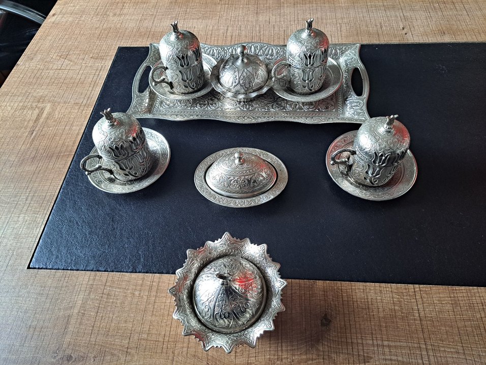 İşlemeli 4 Adet fincan takımı 3 Adet lokumluk tepsi le beraber - Görsel 2