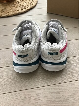 24 Beden beyaz Renk Puma spor Ayakkabı