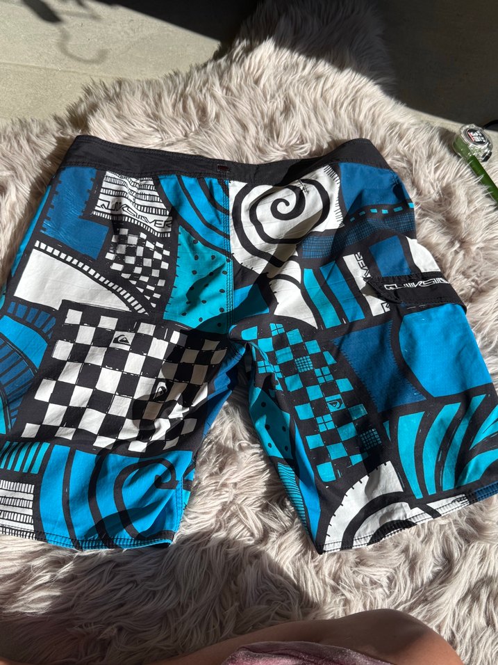 Quiksilver Desenli Lacivert Deniz Şortu - Görsel 2