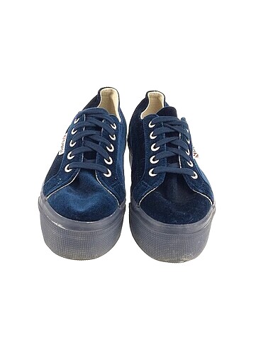 38 Beden Superga Spor Ayakkabı %70 İndirimli.