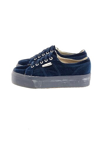 Superga Spor Ayakkabı %70 İndirimli.
