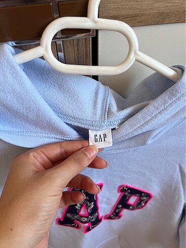 s Beden Gap sweat