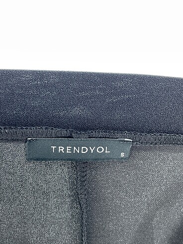 s Beden siyah Renk Trendyol & Milla Kumaş Pantolon %70 İndirimli.