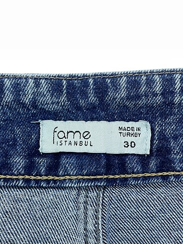 30 Beden lacivert Renk Diğer Jean / Kot %70 İndirimli.