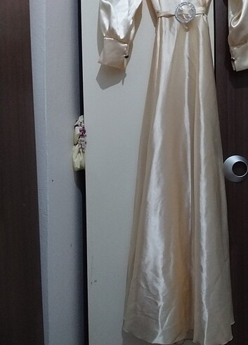 TESETTÜR ABİYE ELBİSE