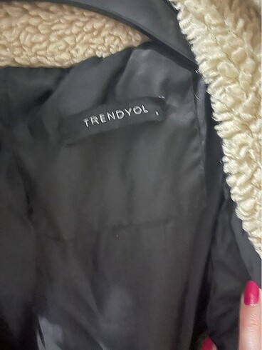 Trendyolmilla peluş detay mont
