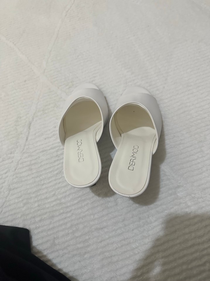 Beyaz Stiletto Topuklu Minimalist Kadın Terlik - Görsel 3