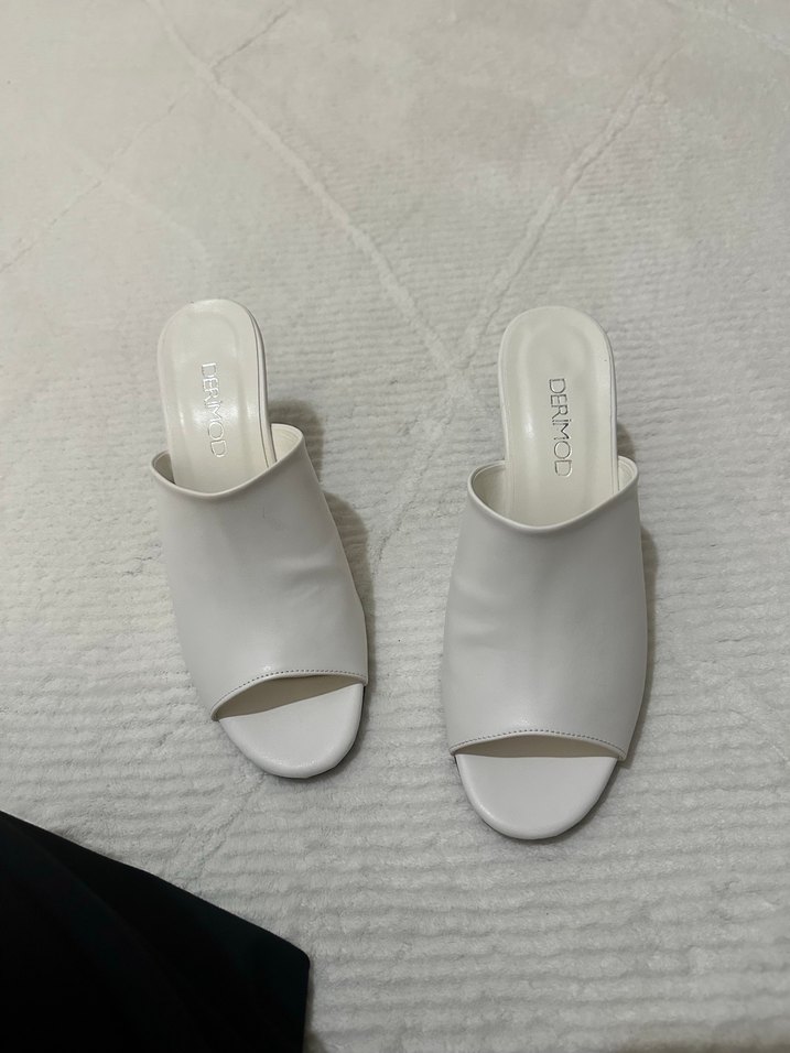 Beyaz Stiletto Topuklu Minimalist Kadın Terlik - Görsel 2