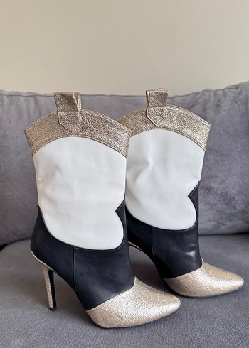 Desenli Stiletto Topuklu Deri Kadın Çizme - Ayakkabı Prensi - Görsel 4