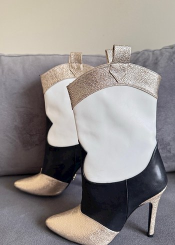 Desenli Stiletto Topuklu Deri Kadın Çizme - Ayakkabı Prensi - Görsel 3