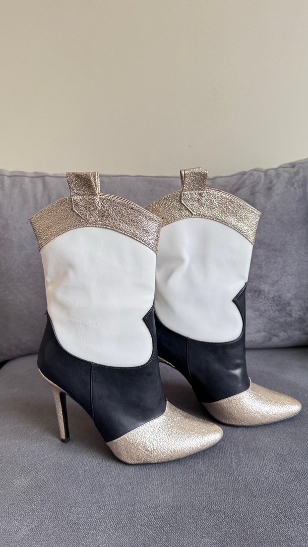 Desenli Stiletto Topuklu Deri Kadın Çizme - Ayakkabı Prensi - Görsel 4