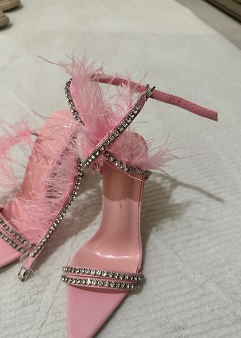 Sheinside Pembe Taşlı ve Tüylü İnce Topuklu Abiye Ayakkabı