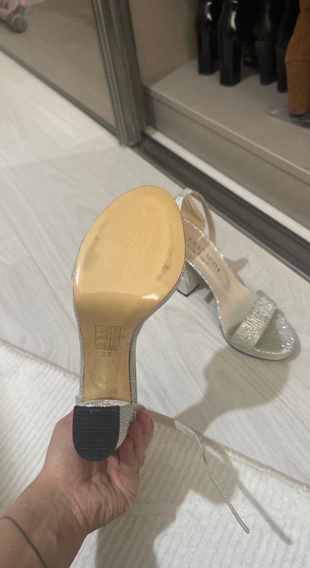 Gri Simli Klasik Topuklu Abiye Ayakkabı - Görsel 3