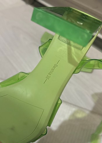 Şeffaf Yeşil Yılan Baskılı Kadın Topuklu Terlik - Görsel 3