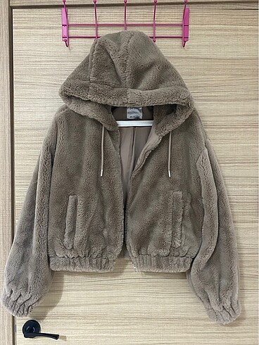 Bershka Kapüşonlu Peluş Mont